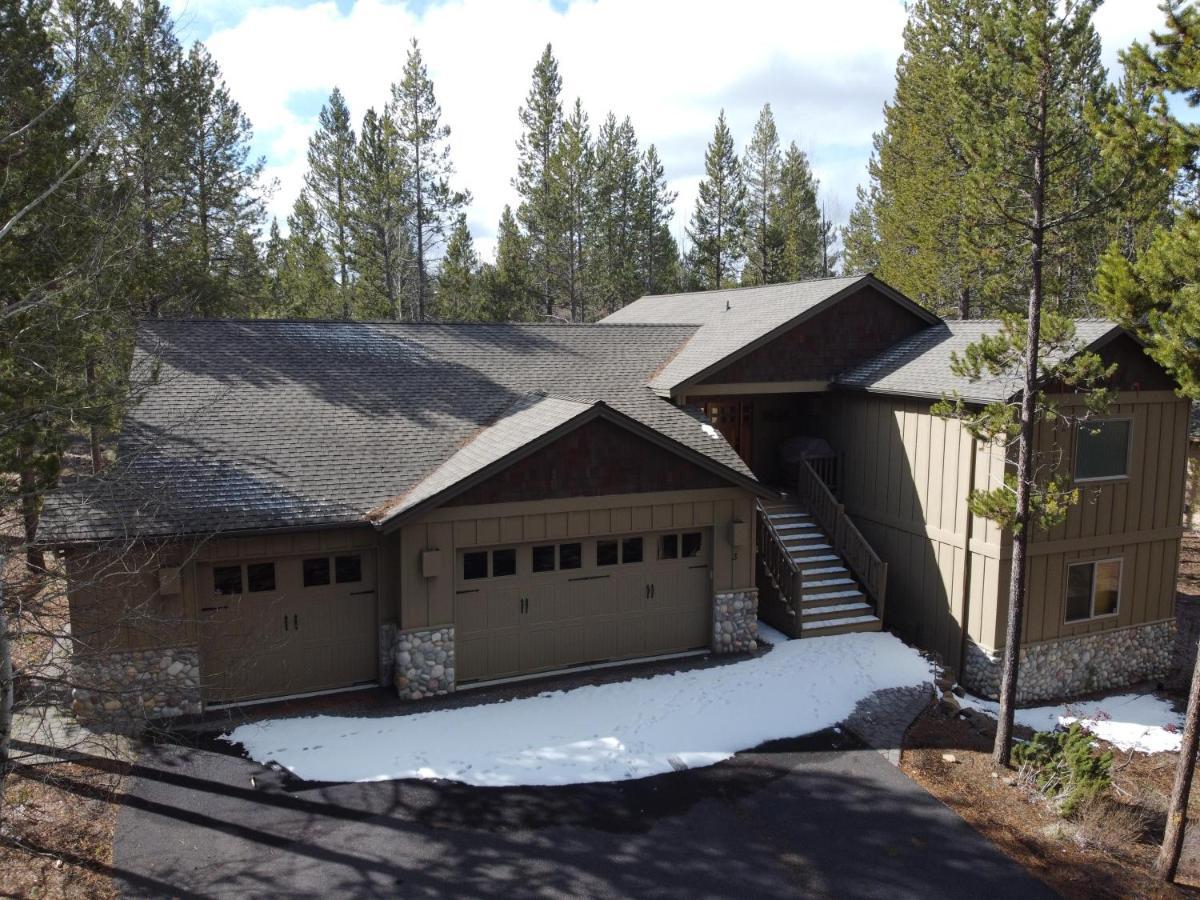 Large 6 Bedroom, Sleeps 16, A/C, Sharc Passes, Hot Tub *